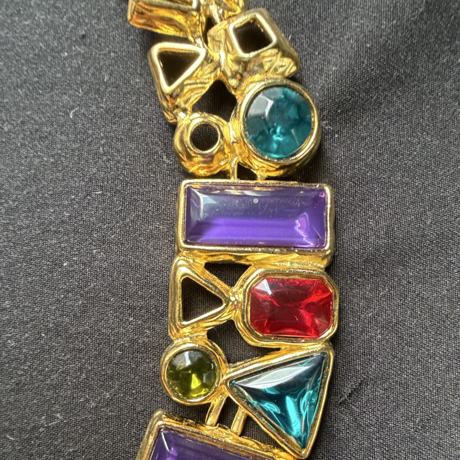 Vintage Trifari Signed Gold Tone Vibrant 17” Necklace