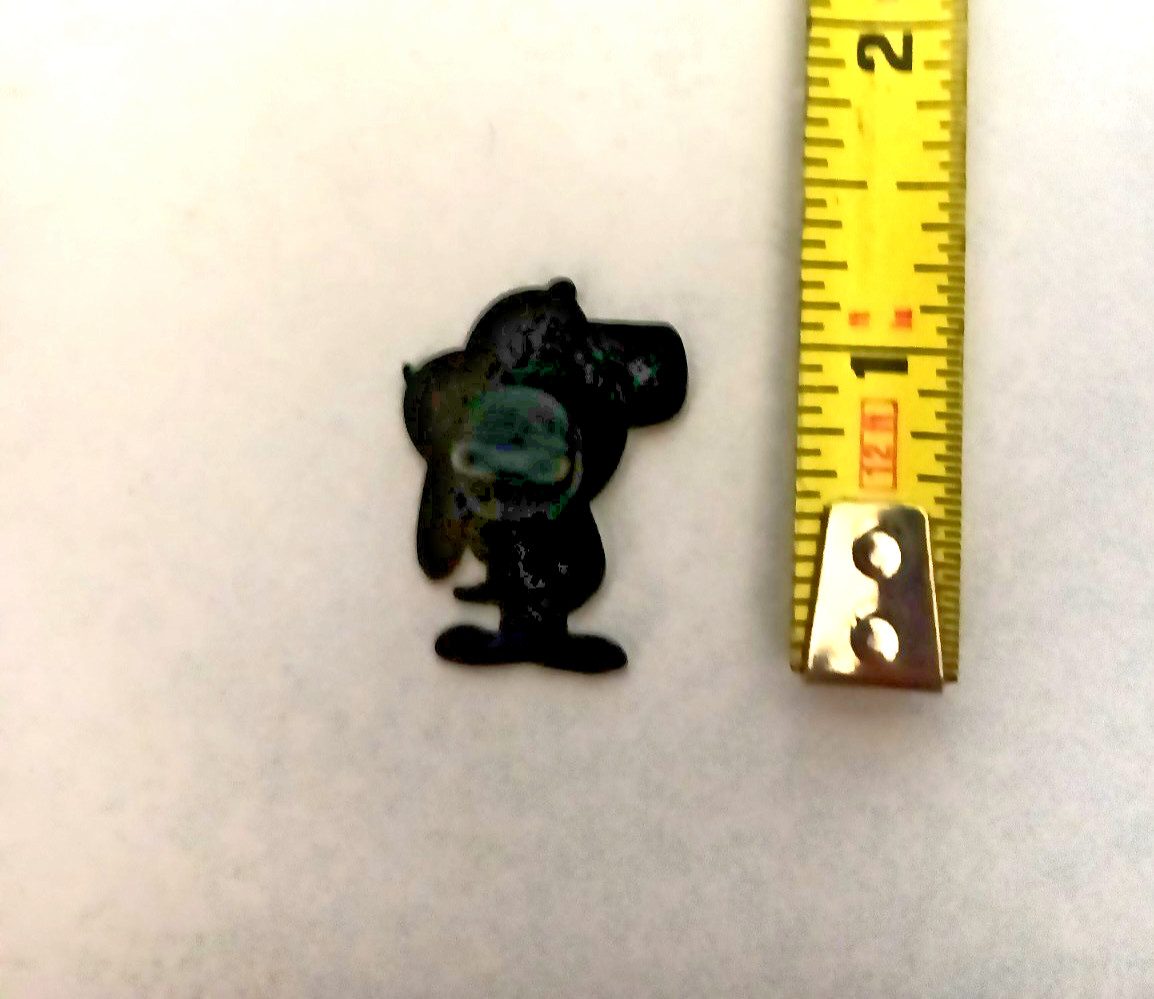 SNOOPY-PIN-2 OR MORE PINS SHIPPING IS $5.49-SPEND $20 SHIPPING IS FREE