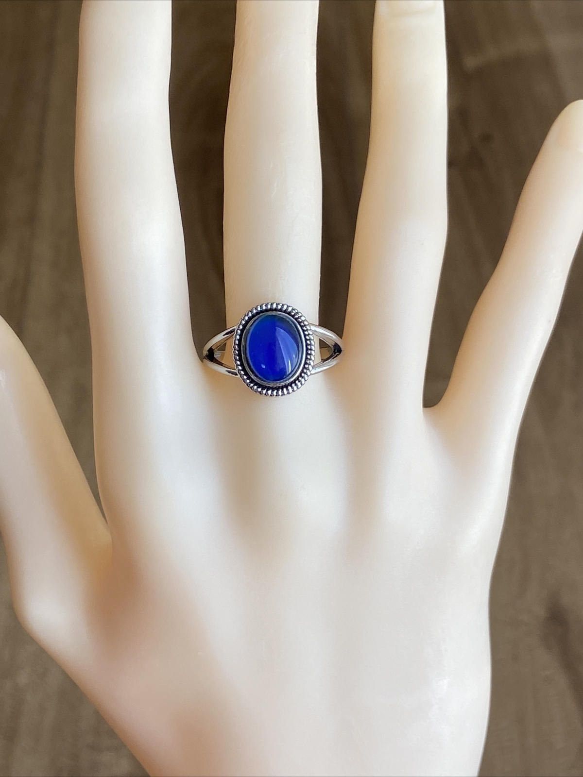 Vintage Style Oval Design Size 6.5 Zinc Alloy Mood Ring +Gift Box + Color Chart