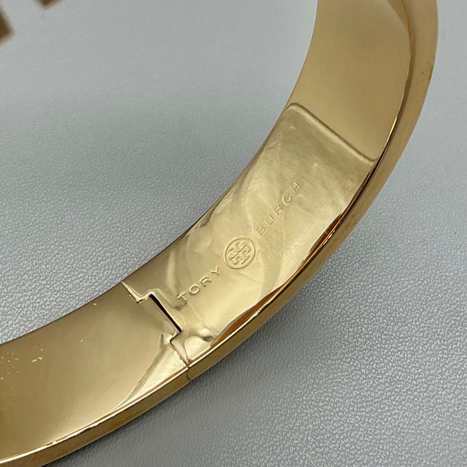 Tory Burch Bracelet Womens Yellow Gold Blue Floral Enamel Logo Bangle 6.75 In