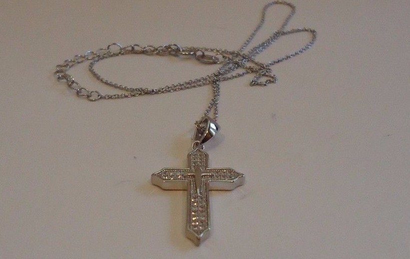925 STERLING SILVER CROSS NECKLACE PENDANT W/ .75 CT LAB DIAMONDS/ 18” LONG
