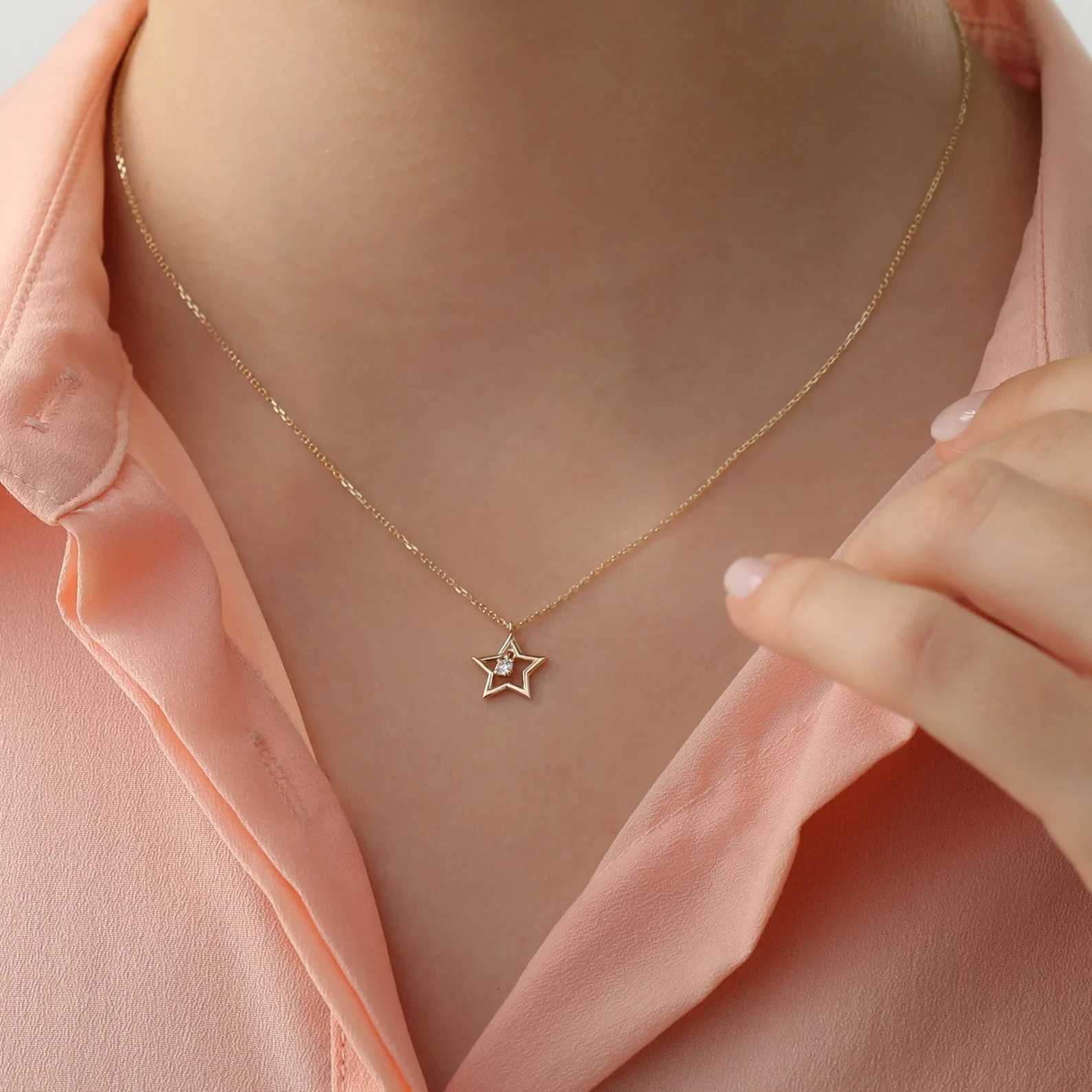 1.00 Ct Round Cut EF VS Lab Grown Diamond Star Shape Necklace in 14K Solid Gold