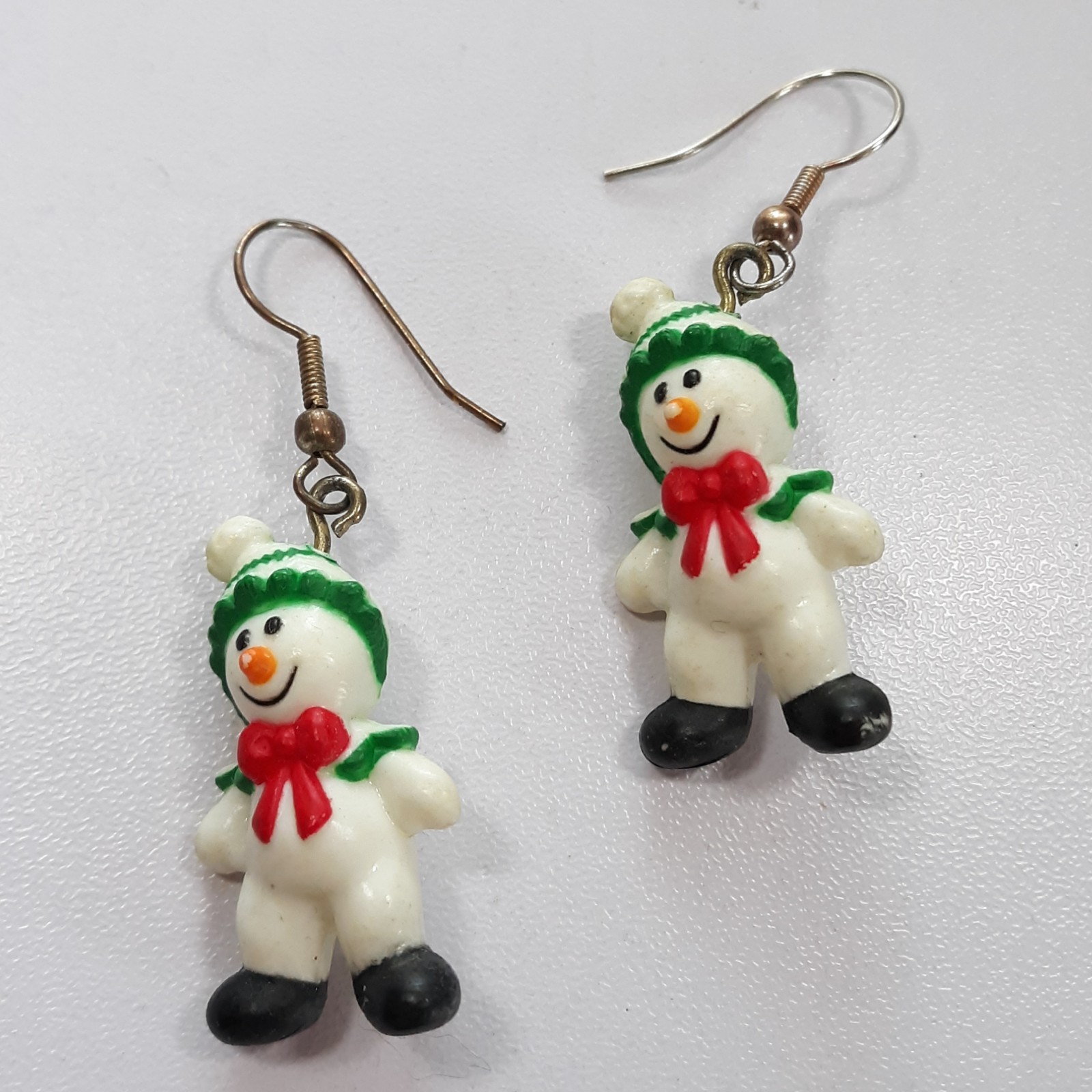 Christmas Snowman Earring Set Green White Acrylic Dangle Hook Pierced Earrings