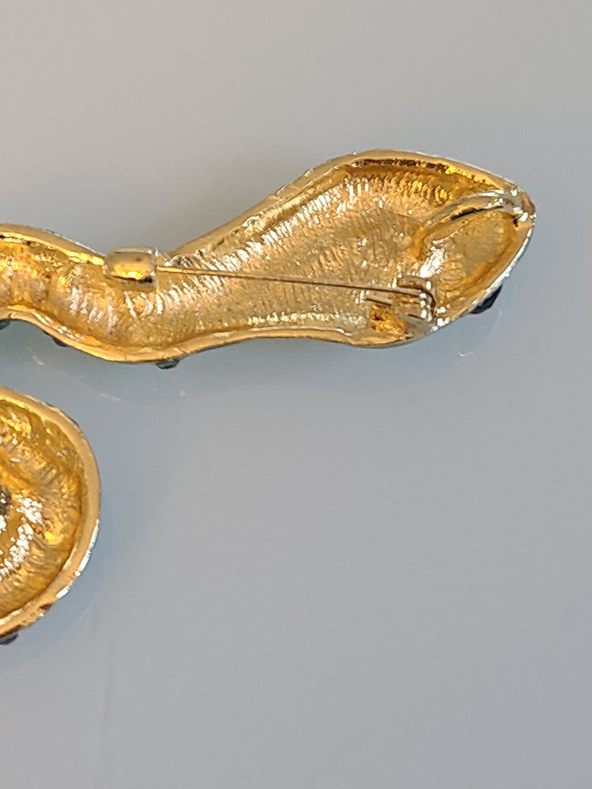 FAB DESIGNER STYLE UNSIGNED HUGE 3.75 INCH SNAKE BROOCH / PENDANT BLUE AURORA