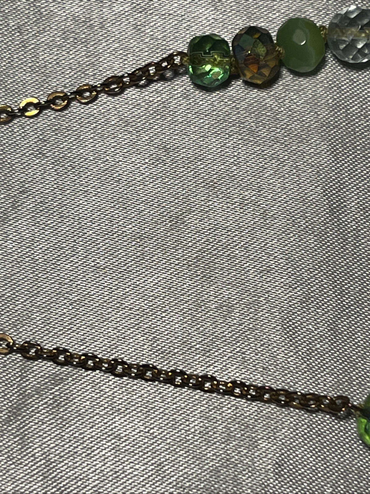 Cookie Lee Green Glass Bead & Gold Tone Leaf Necklace 14-18”
