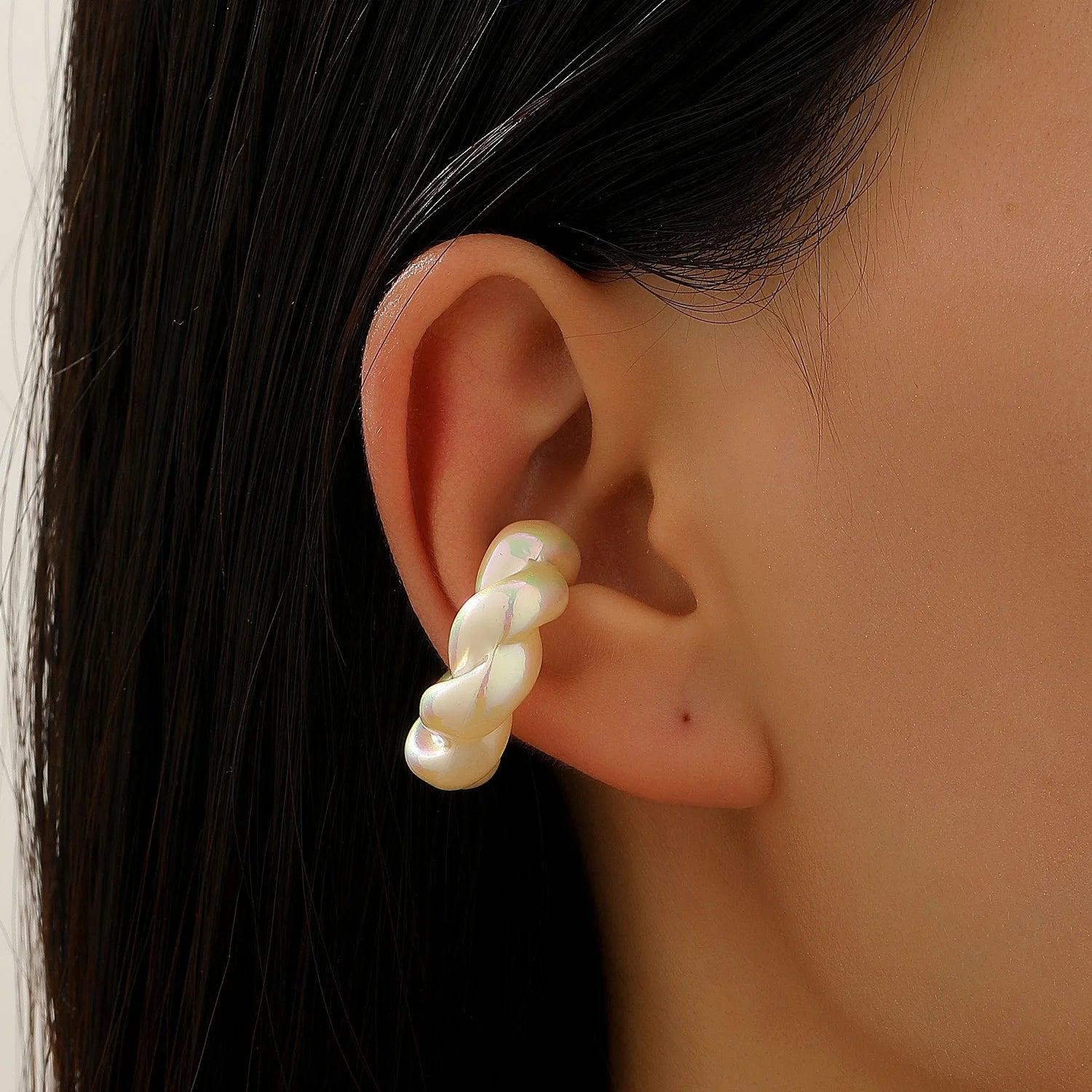 Retro Pearl White Striped Geometric Ear Clip C-Shaped Ear Cuff for Women
