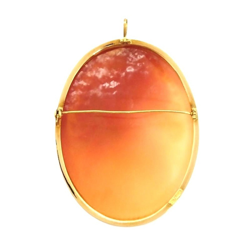 Pernice Cameo Top Brooch, 18K Gold, 13.8g 44.6 x 58.1 x 12.0mm