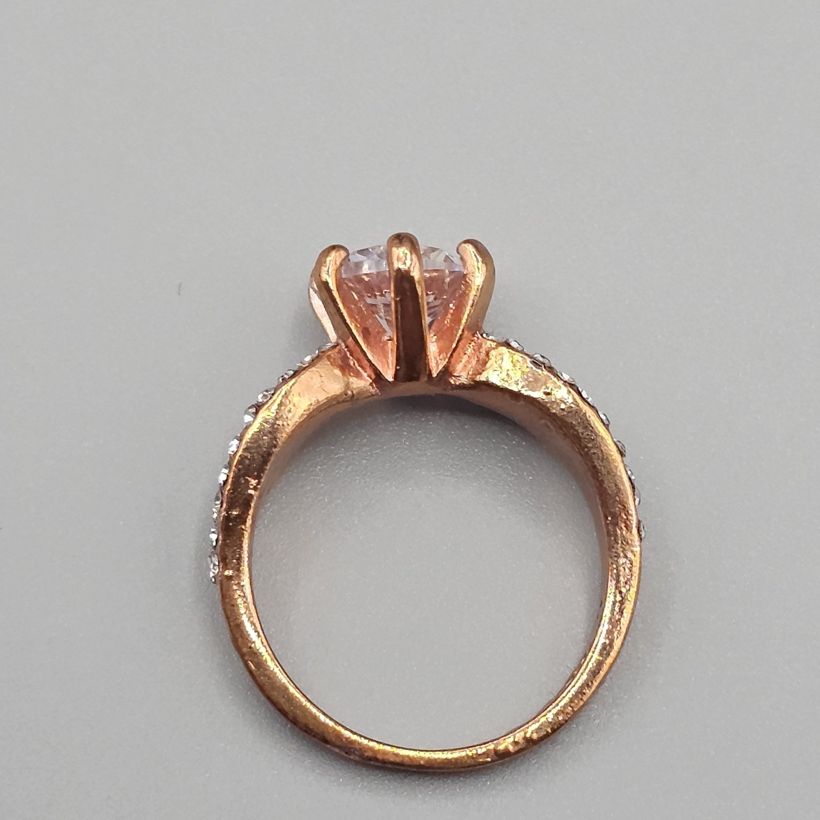 Copper Tone CZ Ring Round Center Stone Scalloped Band Size 7.5 Cubic Zirconia