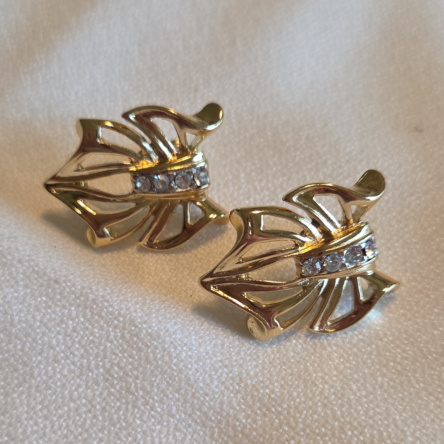 Trifari Signed Gold Tone Bow Clear Crystal Stud Screw Back Earrings