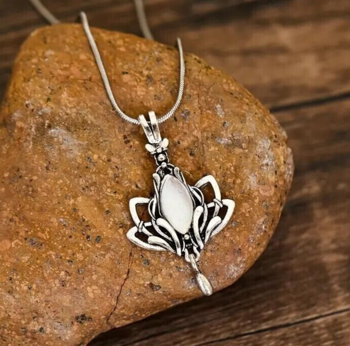 Retro Bohemian Lotus Inlaid Gemstone Pendant Necklace Gothic Fashion Party New