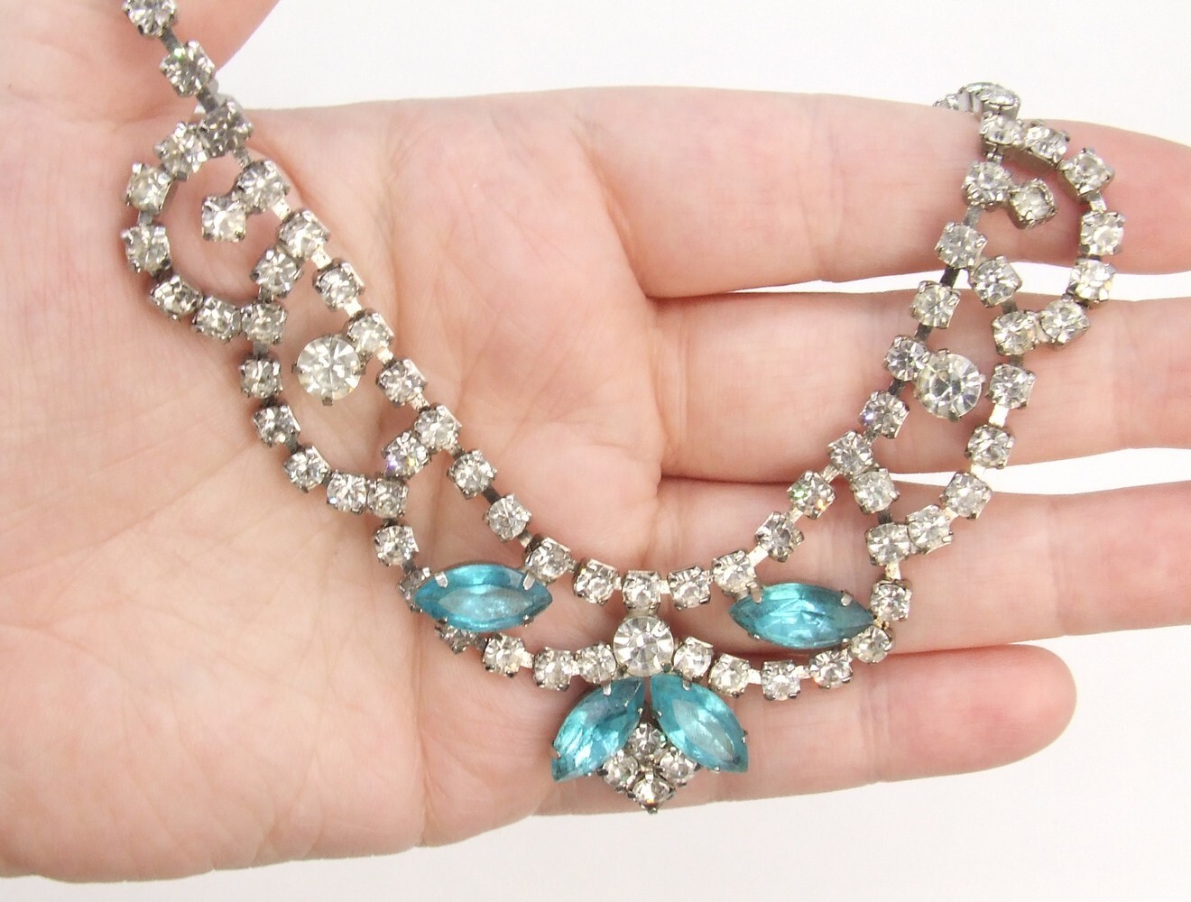 16″ Scalloped Round Rhinestone & Blue Marquise Chain Choker Necklace Hook Clasp