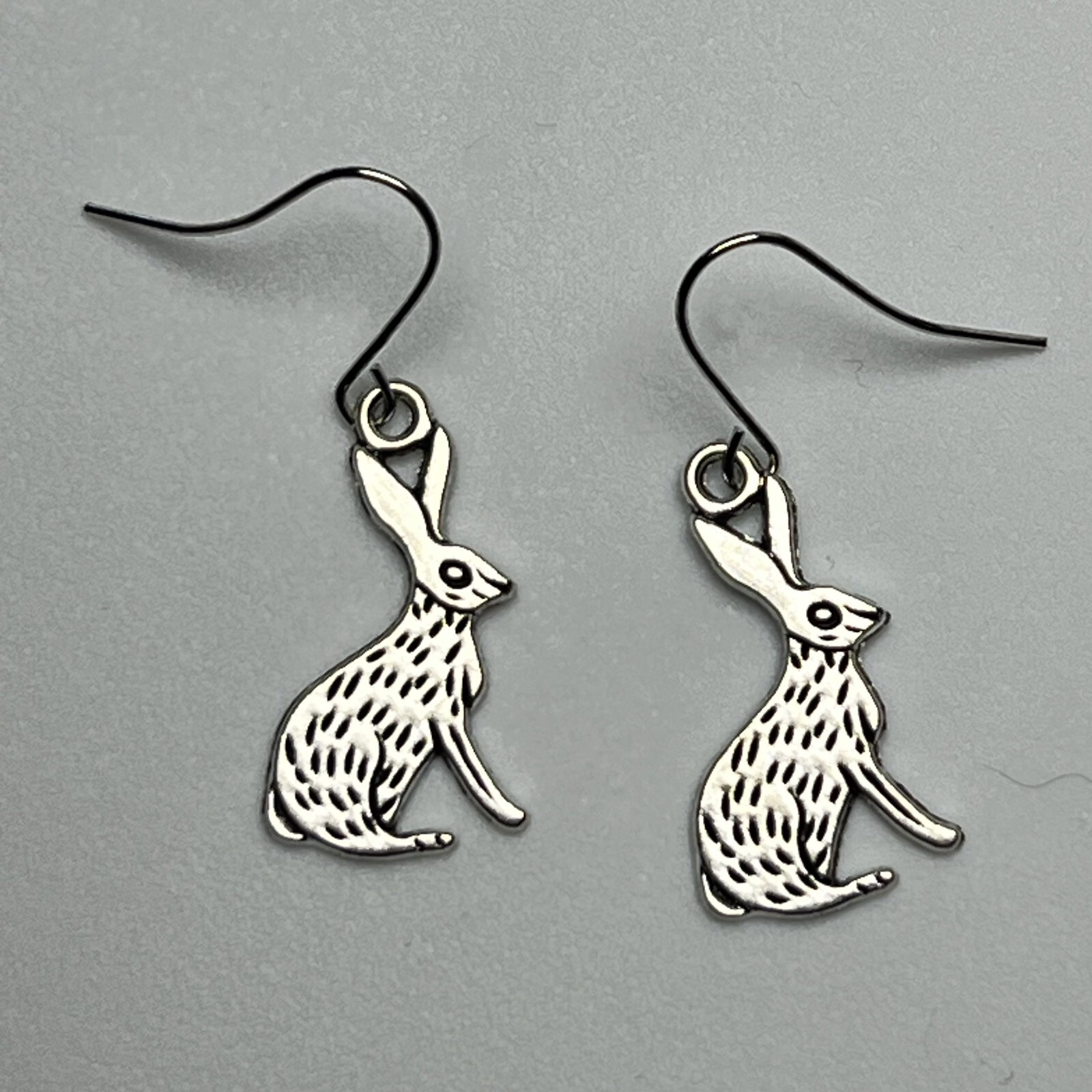 Silver Tone French Hook Etched Bunny Rabbit Charm Dangle Earrings. Easter. S896