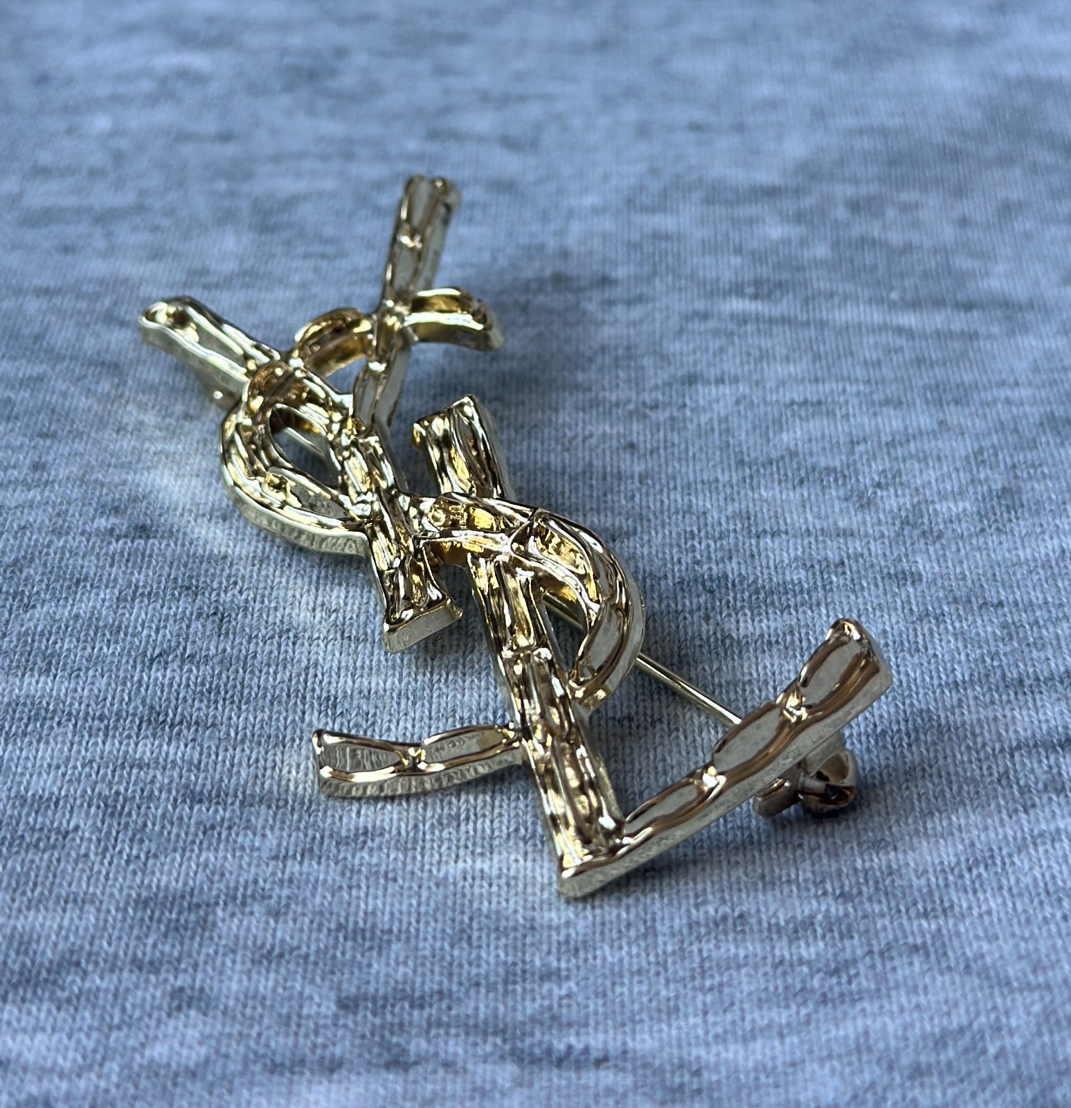 Vintage Yves Saint Laurent Gold Tone YSL Brooch Style Pin Designer Jewelry 2.8″