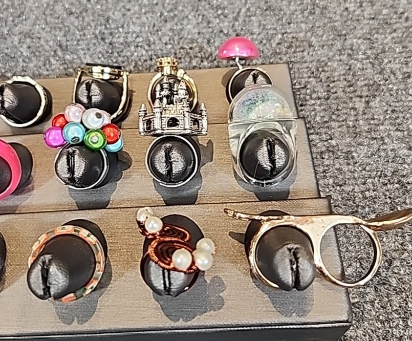 Jewelry 18 Whimsical Rings Adjusts Sized Stretch See Description Lot #220