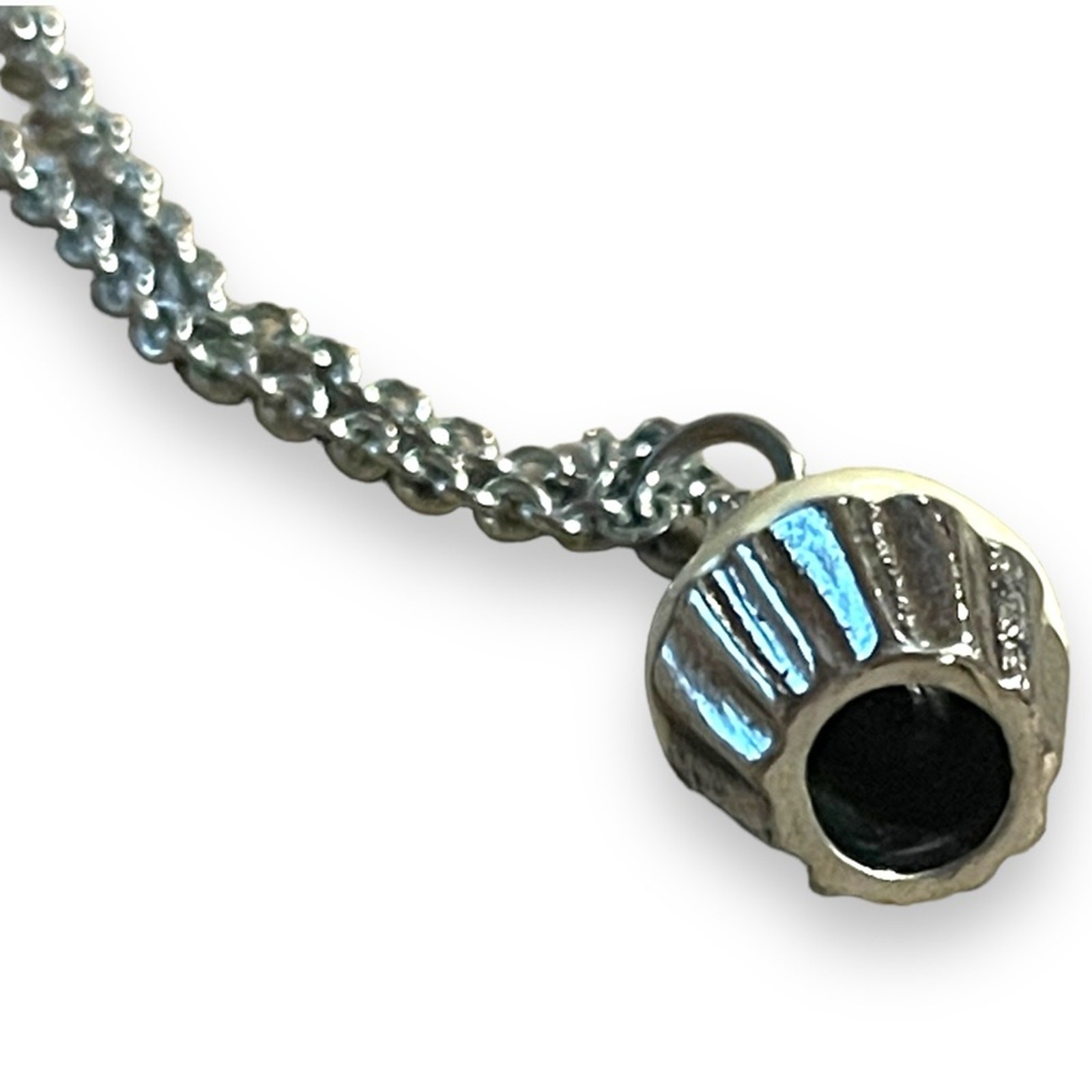 Cupcake Necklace Pendant Rhinestone Charm Silver Tone Cream Enamel‎ 16-17″ Chain
