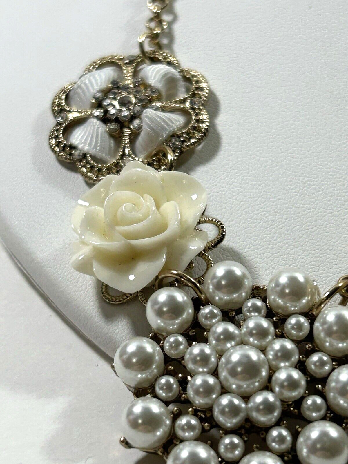 ETC! Statement Daisy Necklace w/Clear Rhinestone Centers 18 1/2″ w/2″ Ext