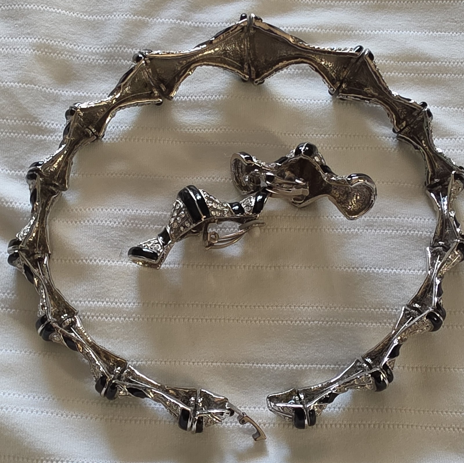 Silver Tone Black Textured Necklace & Clip-On Earrings Jewelry Set