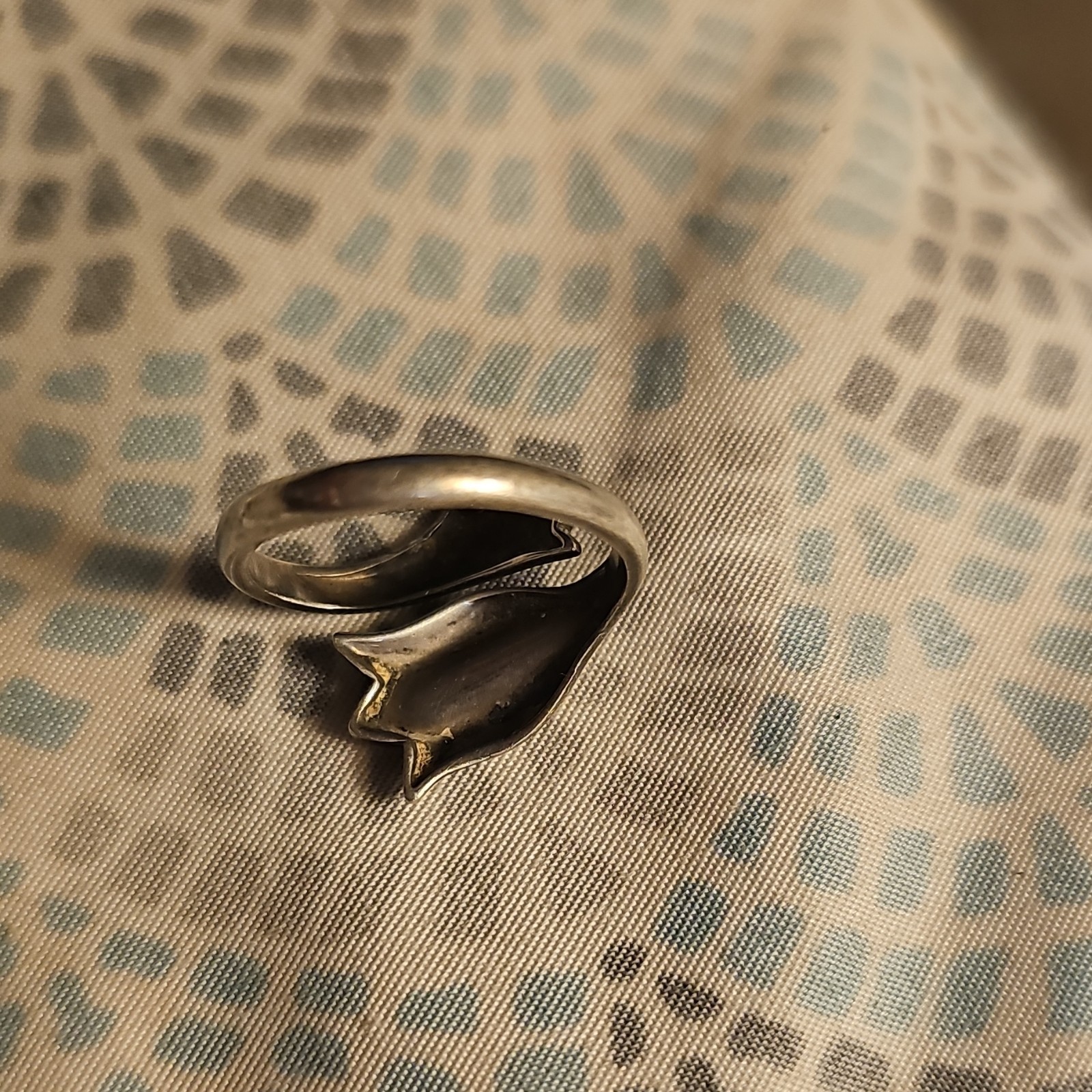 Vintage 1970s Signed AVON Sterling Silver Tulip Lily Flower Bypass Wrap Ring