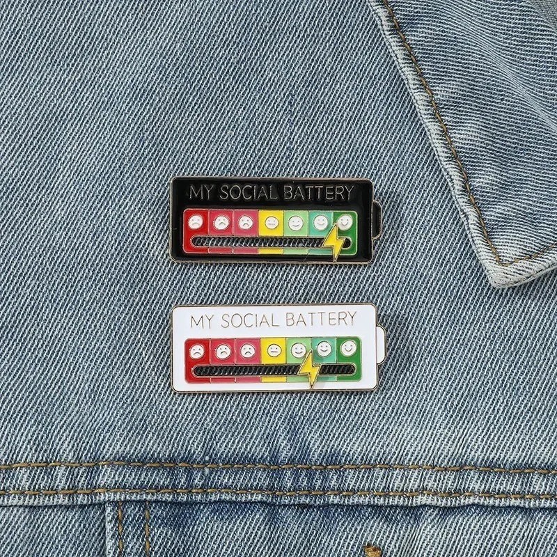 Funny Social Battery Slider Pin – 7-Mood Expression Badge, Cute Interactive Pin
