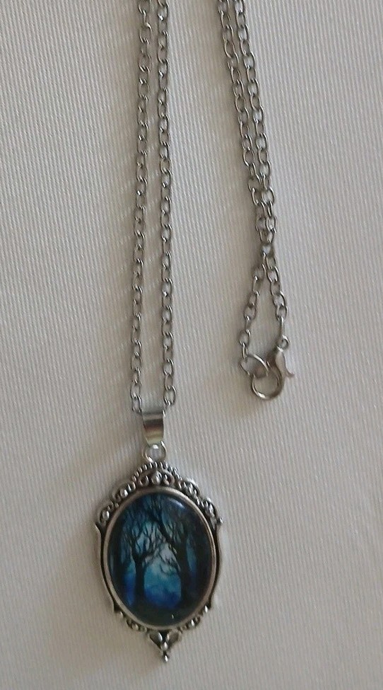 Goth Spooky Woods Halloween Style Necklace: Chrome Shiny Blue/New