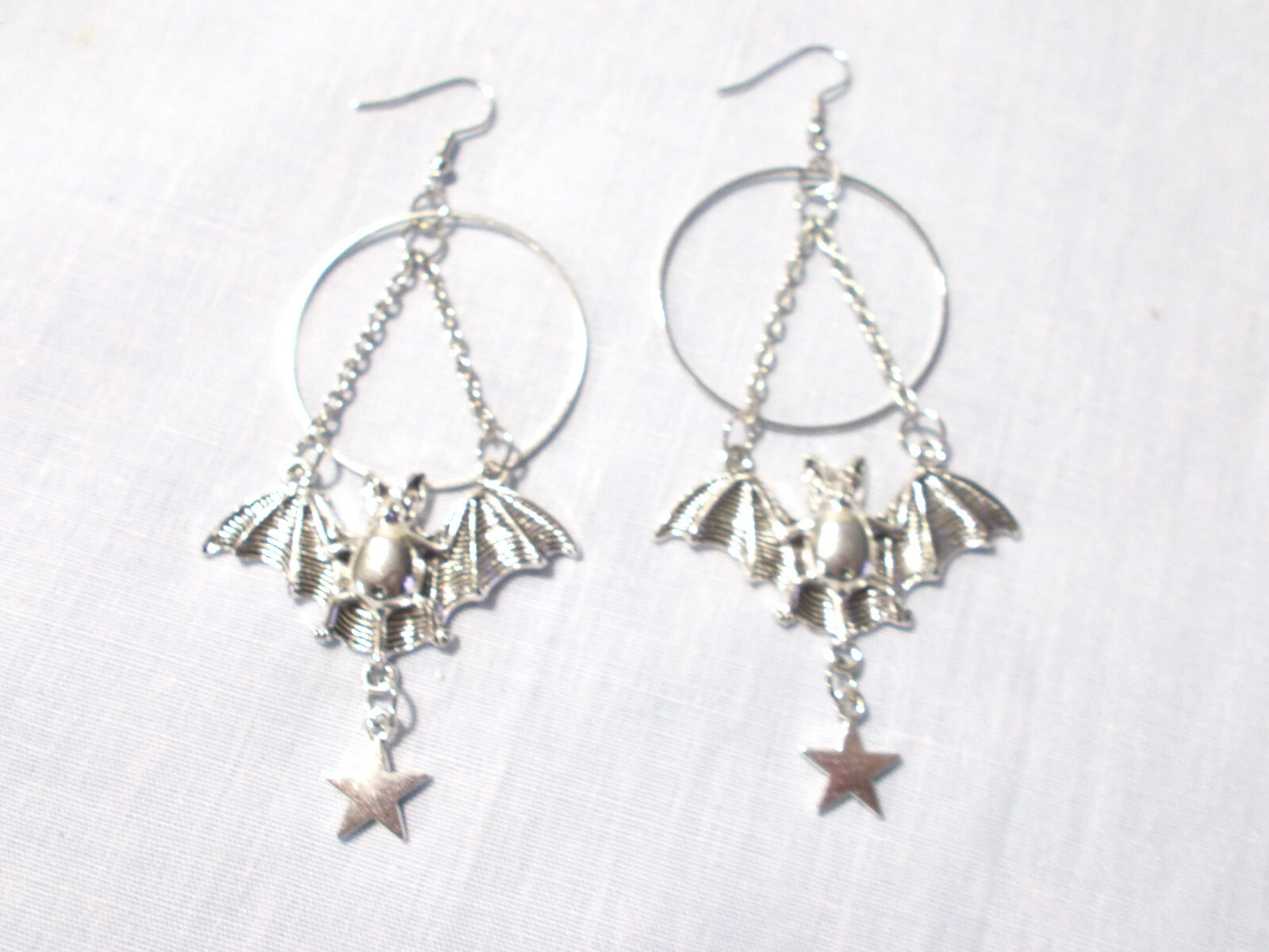 VAMPIRE BAT DETAILED CHAINS STAR RING DANGLING SILVER ALLOY & STEEL 4″ EARRINGS
