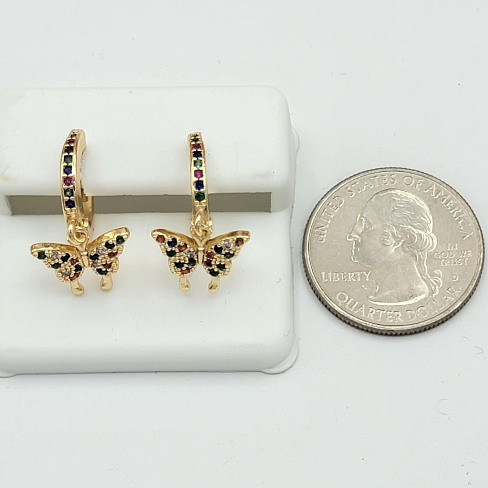 Gold Plated Multicolor crystals Butterfly Dangle Hoop Earrings. Oro Laminado.