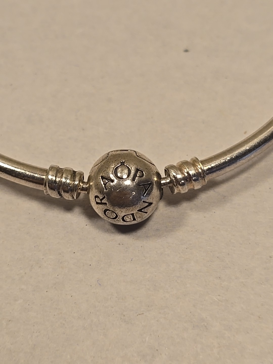 Pandora Moments Sterling Silver Ball Clasp Bangle Bracelet(9.1G) 7”