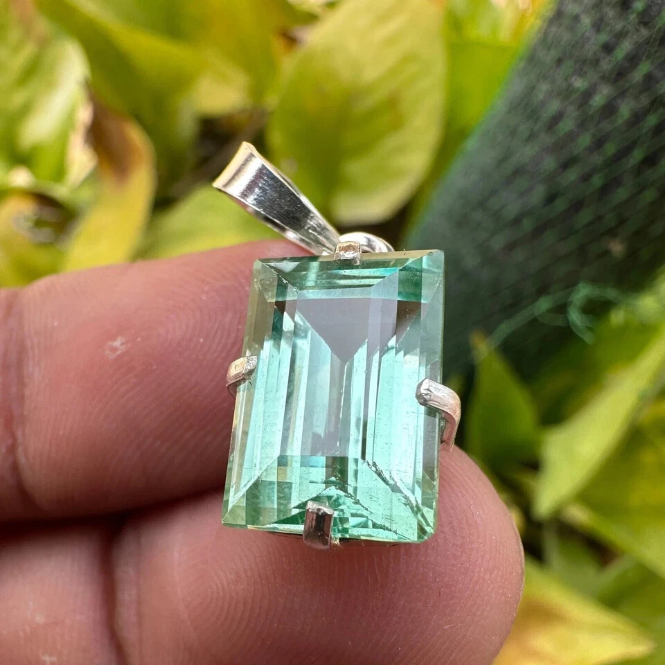 20 Ct Natural Green Sapphire Gems 925 Sterling Silver Timeless Jewelry Pendant