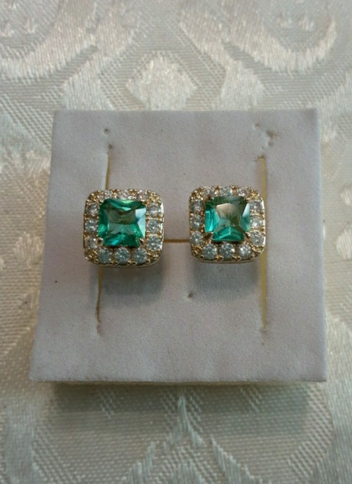2.6 ctw lab created, princess cut green paraiba tourmaline with white cz accents