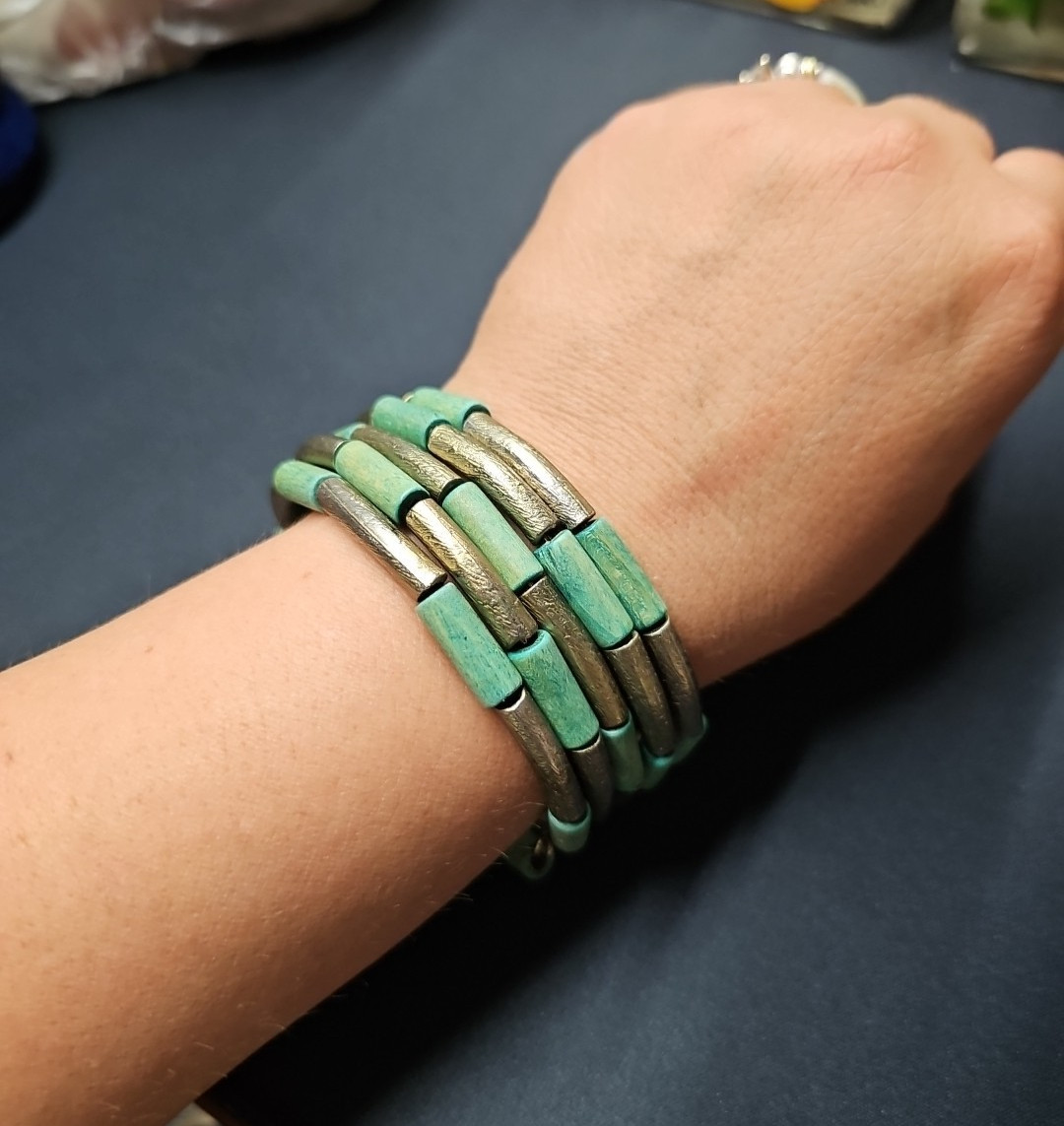 Turquoise & Gold Silver Color Wooden Bead Bracelet Modern Memory Wire wrap