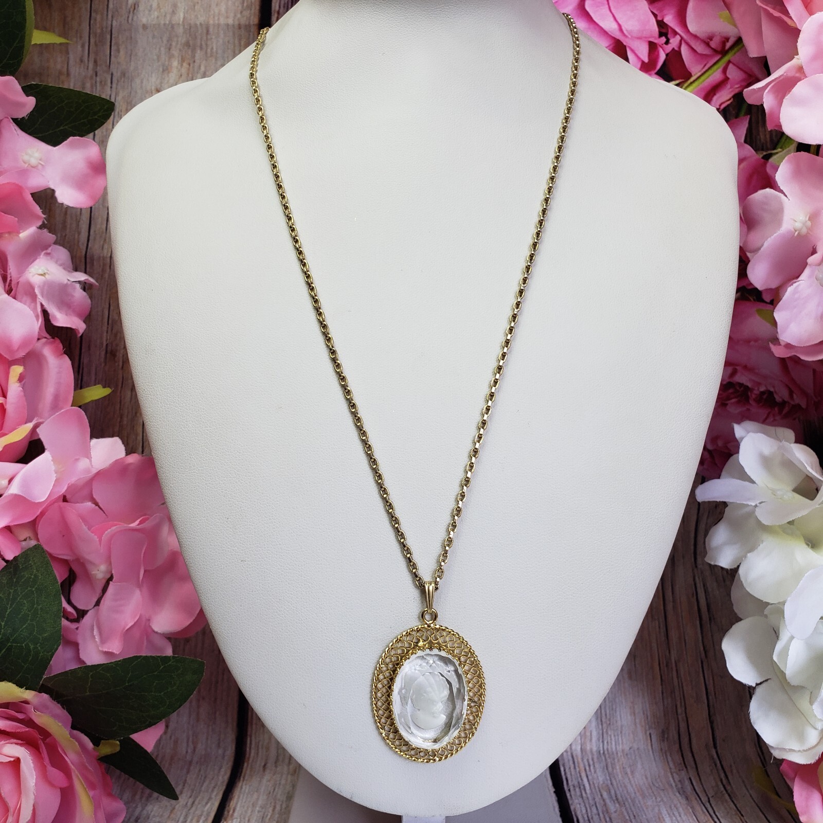 Whiting & Davis Etched Glass Cameo Pendant Necklace Gold Tone Filigree Frame