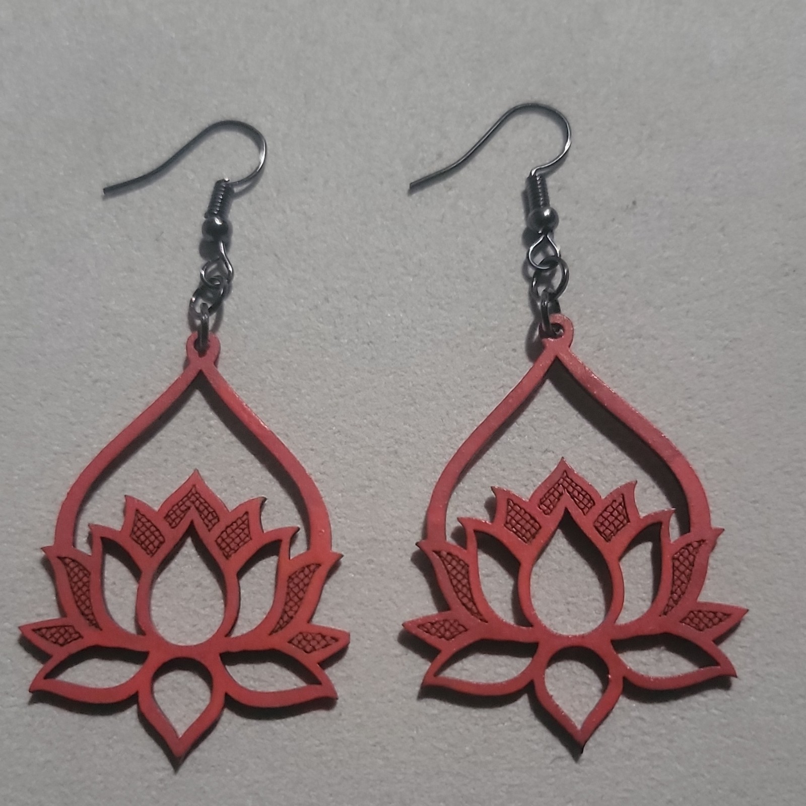 Red Black Metal Lotus Flower Dangle/Drop Hook Earrings, No Stone