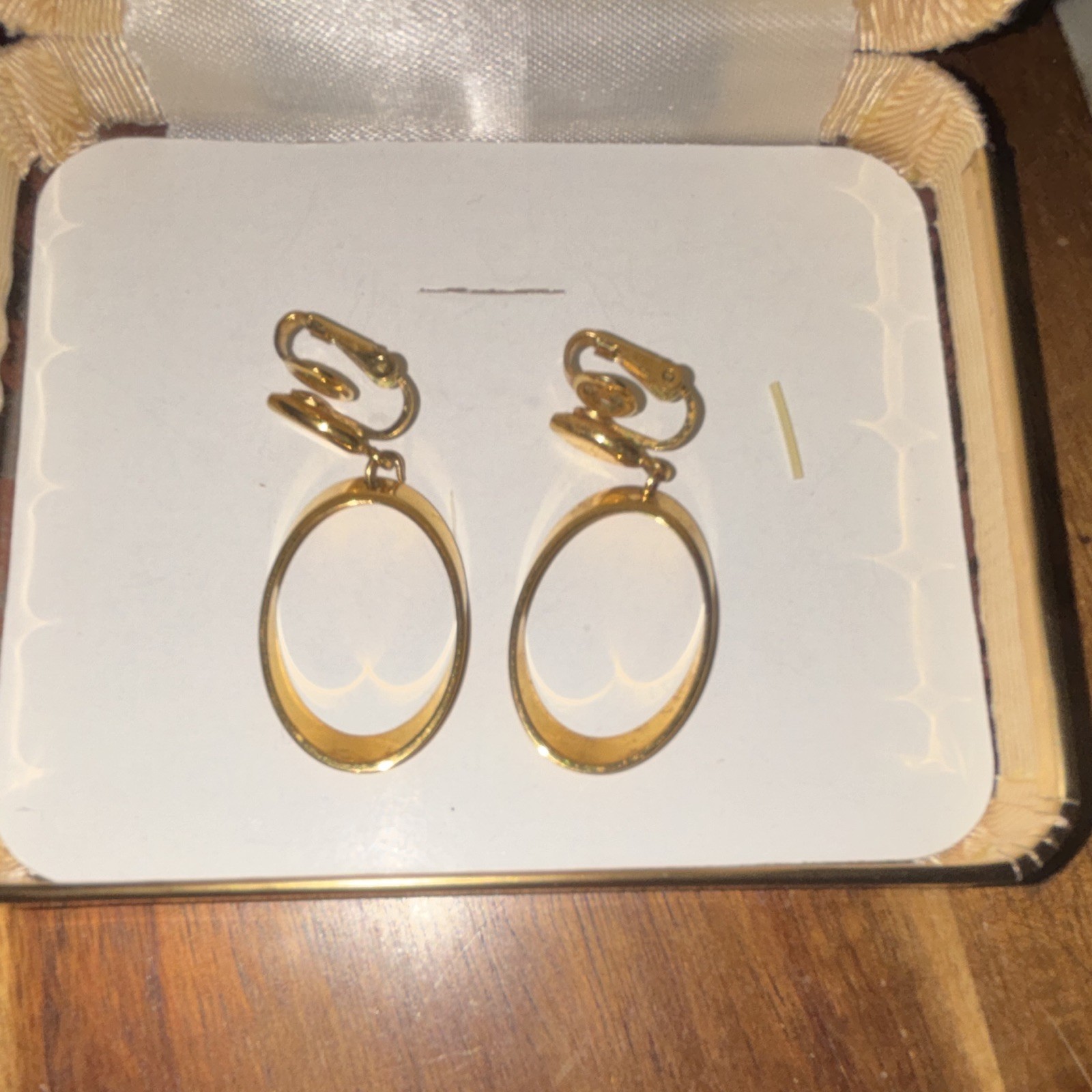 Gold Tone Clip-On trifari vintage Loops Fashion & Costumes