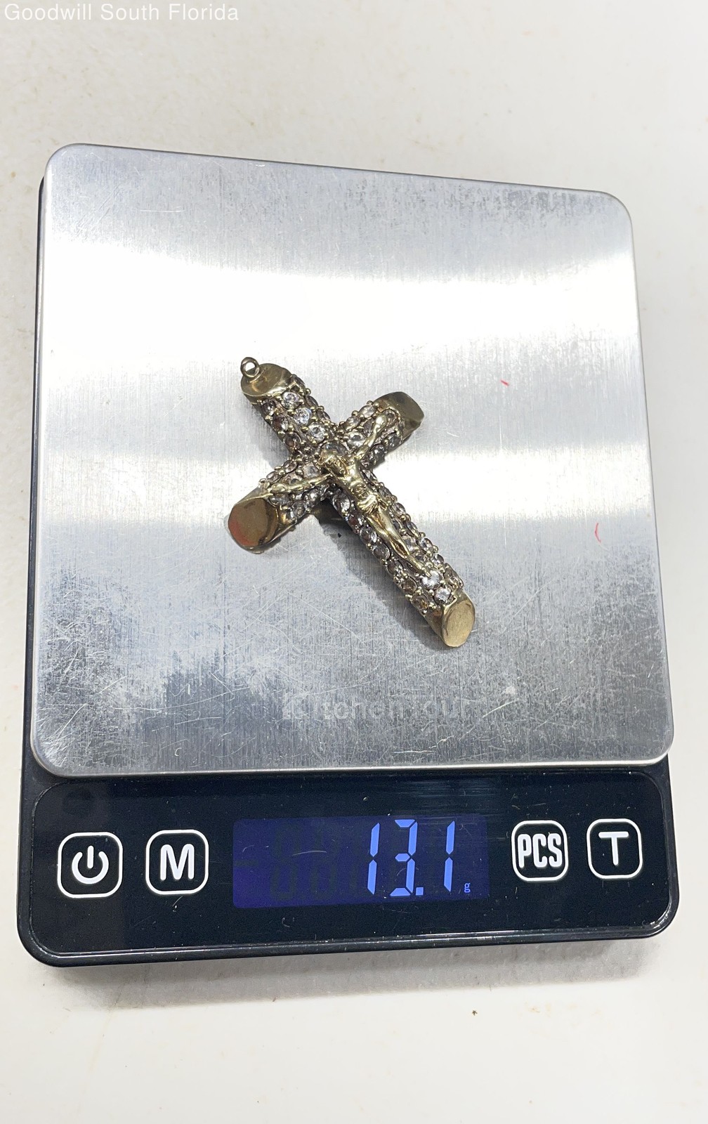 Gold Pendant Women’s (Unstamped. Tested 9.81KT) Weight 13.1g