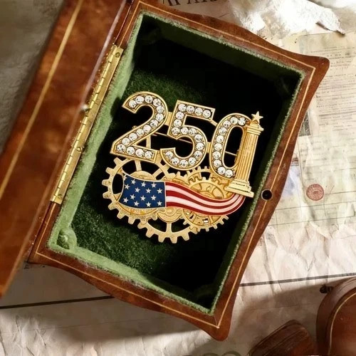 Gold Tone USA Independence Day American Flag Brooch Pin Rhinestone Enamel Gift