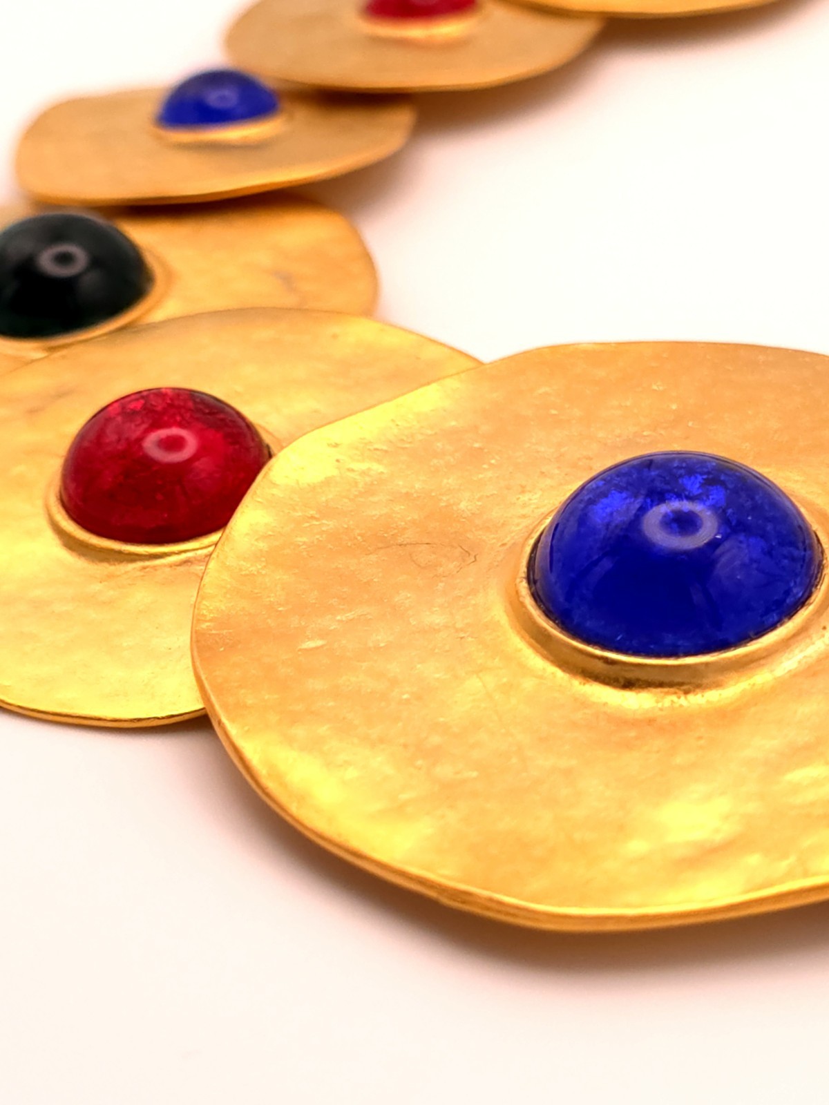 Les Bernard Hammered Gold Disc Necklace & Clip-On Earrings Set Blue Red Green