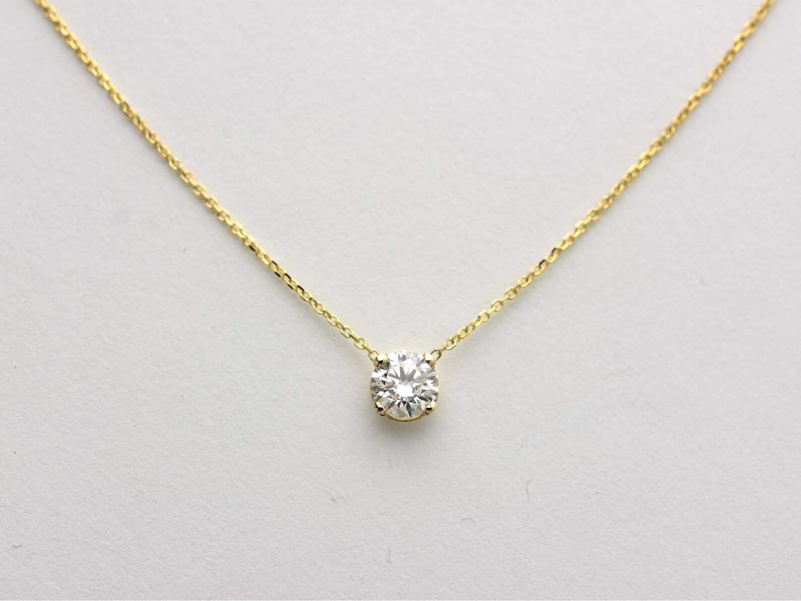 Lab Grown 1.00 Ct Round EF VS Diamond Prong Solitaire Necklace in 14K Solid Gold