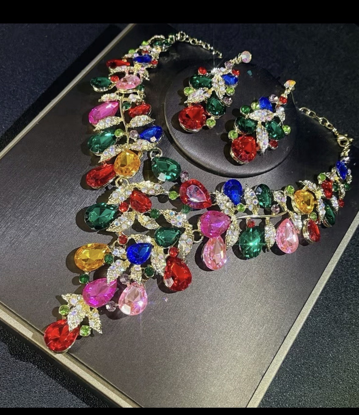 Rainbow Elegant Jewelry Necklace Encased Stone Rhinestone