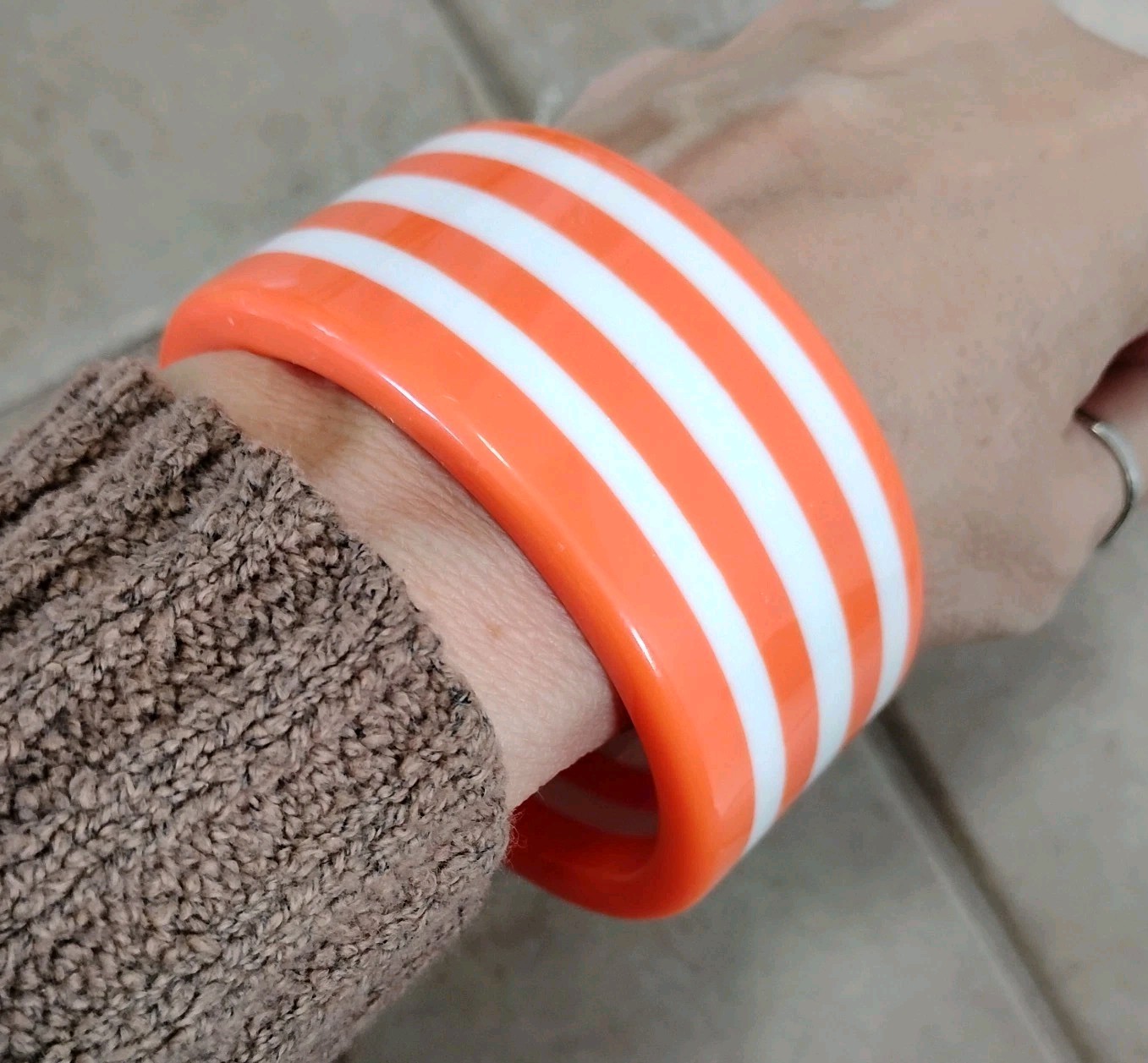 Orange White Striped Creamsicle Bangle Bracelet Chunky Sz 8 Plastic Resin NEW