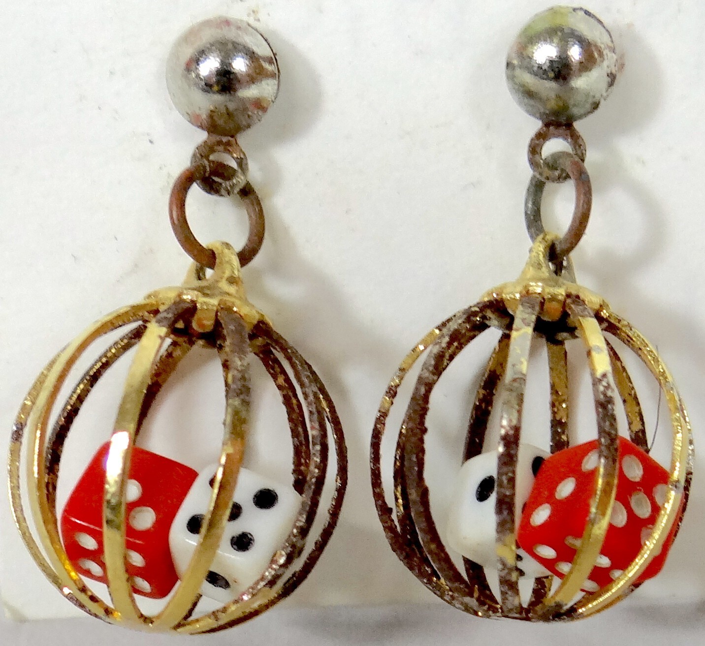 Vtg Caged Dice Earrings Casino Gambling Gold Tone Pierced Red White Plastic Die