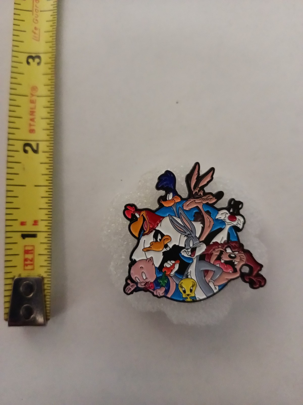 LOONEY TUNES ENAMEL PIN-SHIP ALL THE PINS YOU BUY FOR $4.99-VISIT OUR STORE
