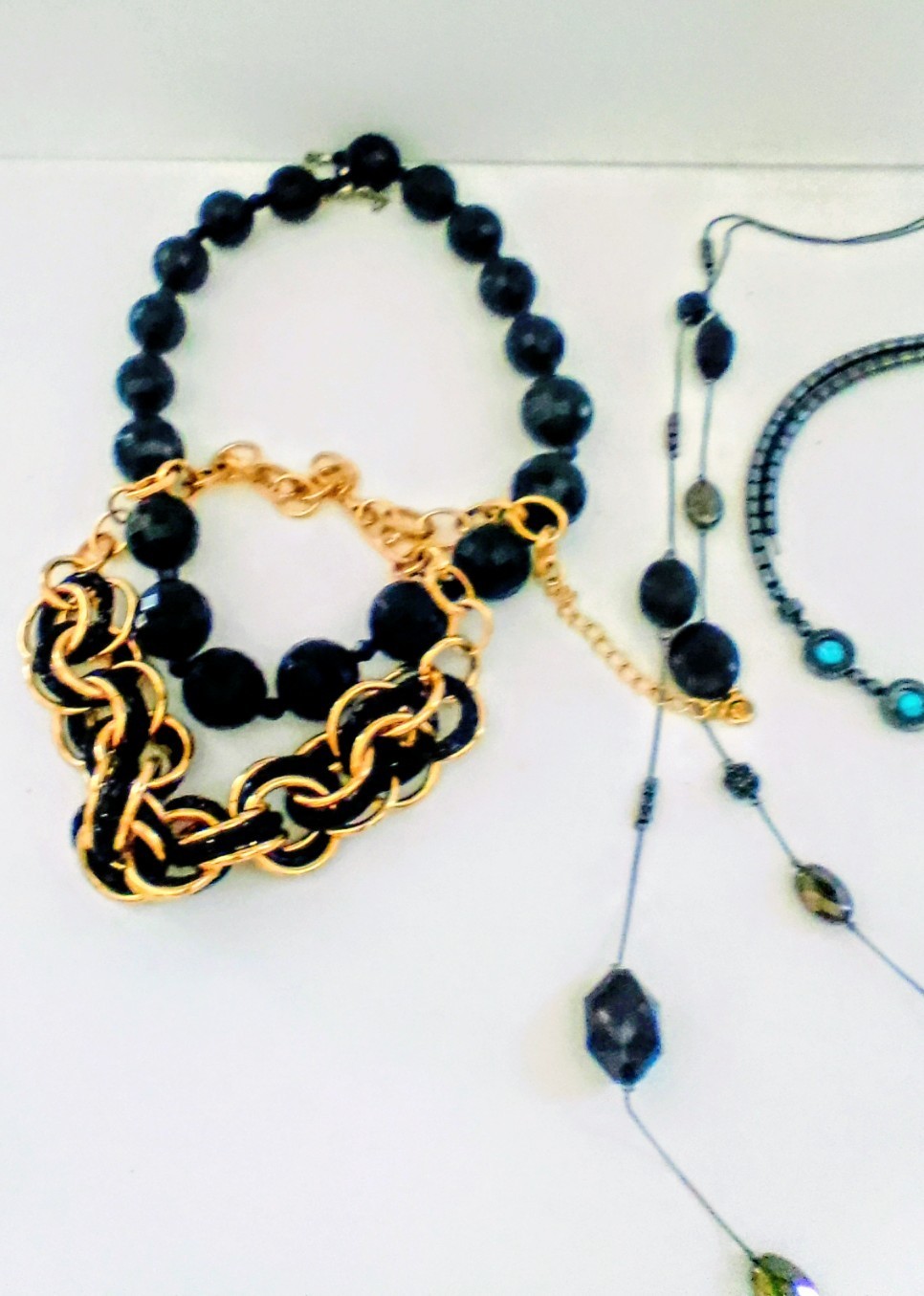 Necklace Lot Vintage And Fashion Assorted Brands Styles And Colors 33 Pieces