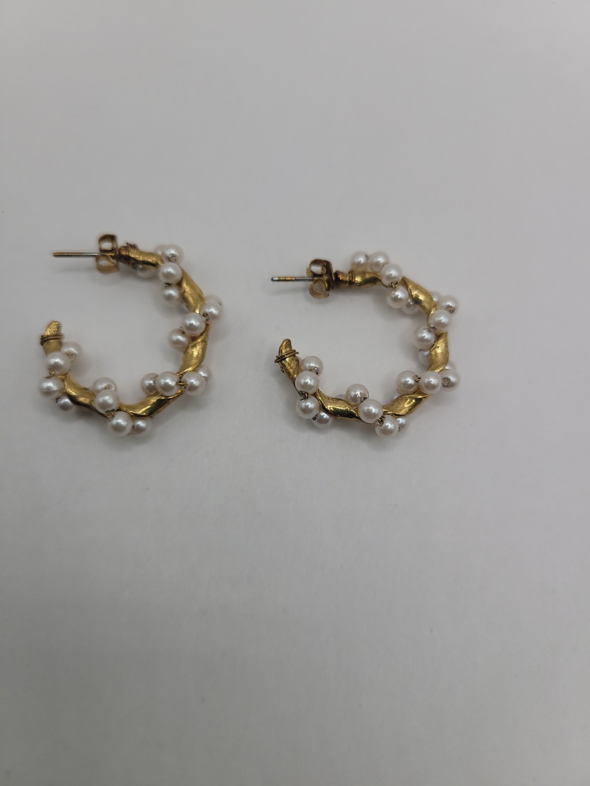 Gold Tone Faux Pearl Cluster Open Hoop Earrings Textured Statement Post Earrings