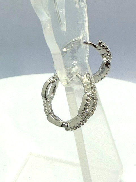 Moissanite Chain Link Huggie Earrings 925 Sterling Silver Infinity Hoop Earrings