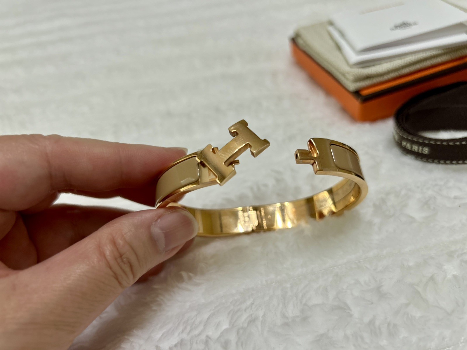 Rare Authentic HERMÈS Clic H Bangle Bracelet GM Sable Rose Gold HW – excellent