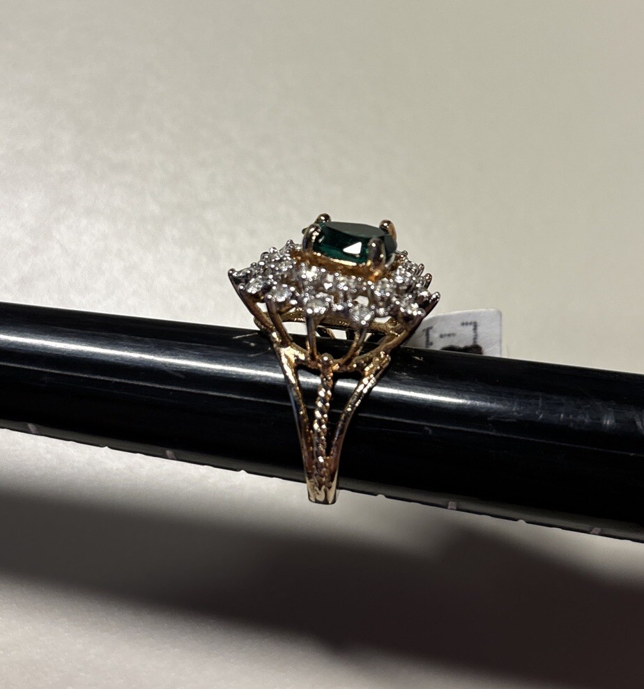Vintage 18K HGE Gold Plated Green Pear Cluster Ladies Ring Size 5 NOS