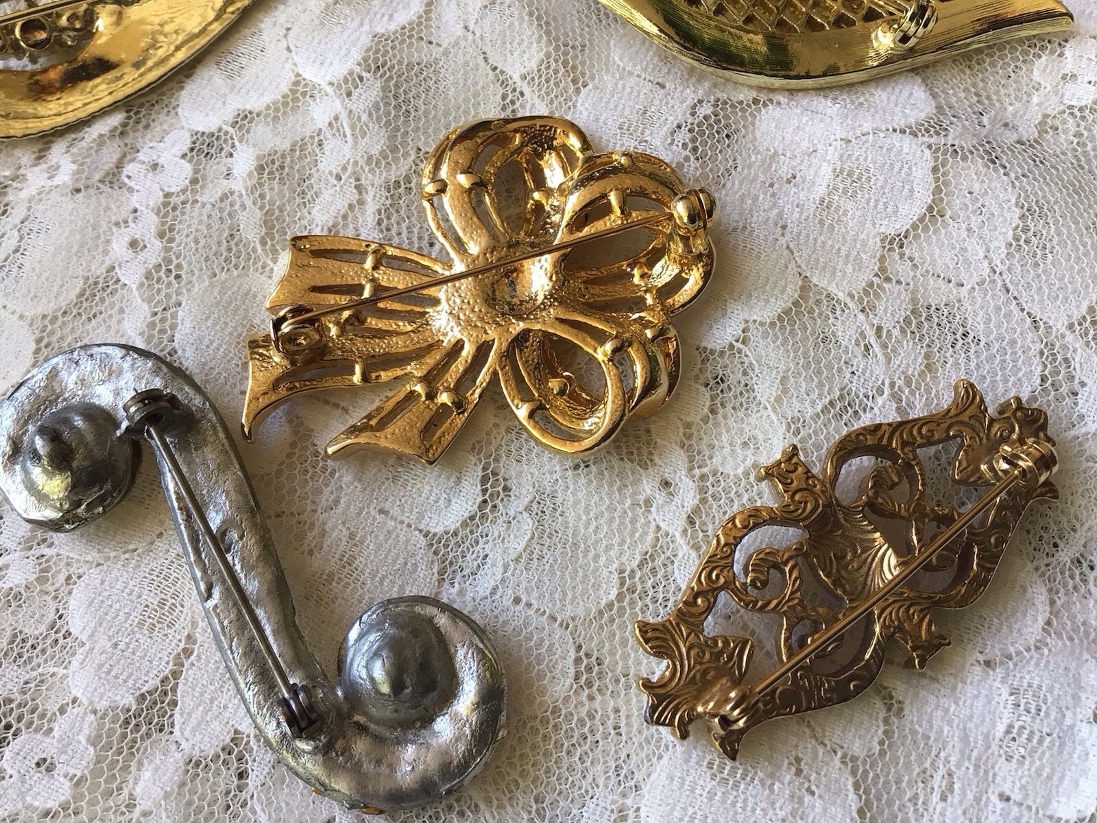 Lot Of Five Costume Jewelry Brooches