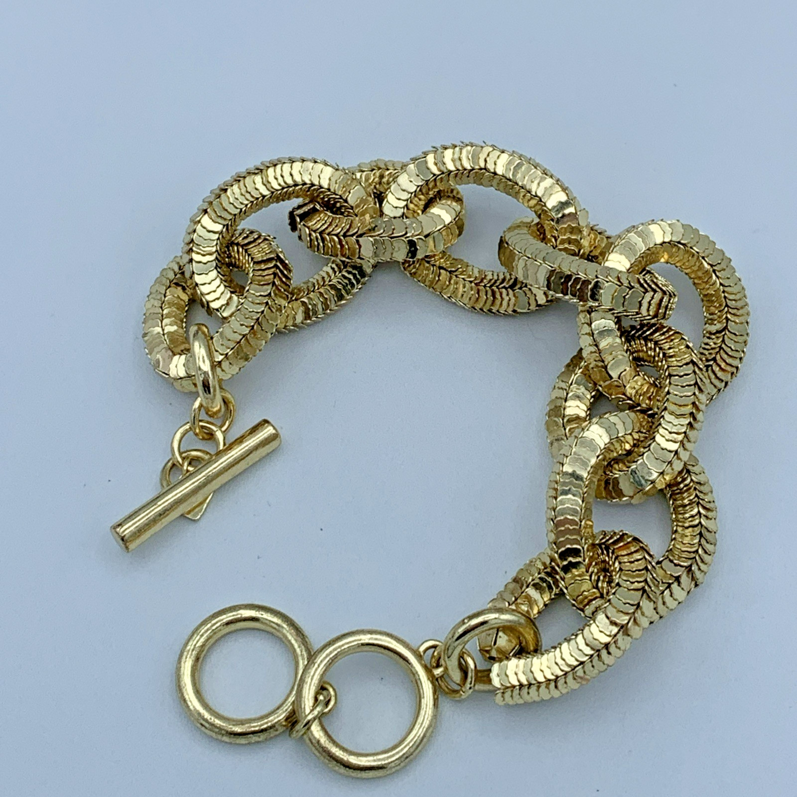 Banana Republic 7-8 inch Gold Tone Chunky Chain Toggle Bracelet B6-52