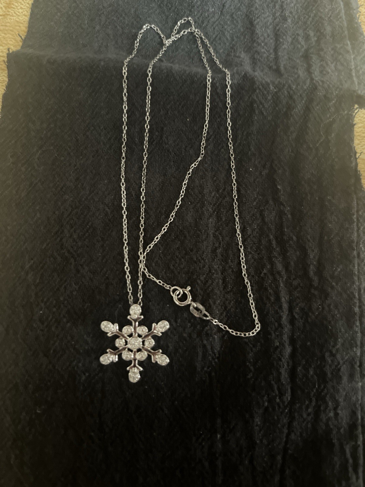 Silver Cable Chain Necklace Snowflake Charm Pendant White Crystal Spring Ring