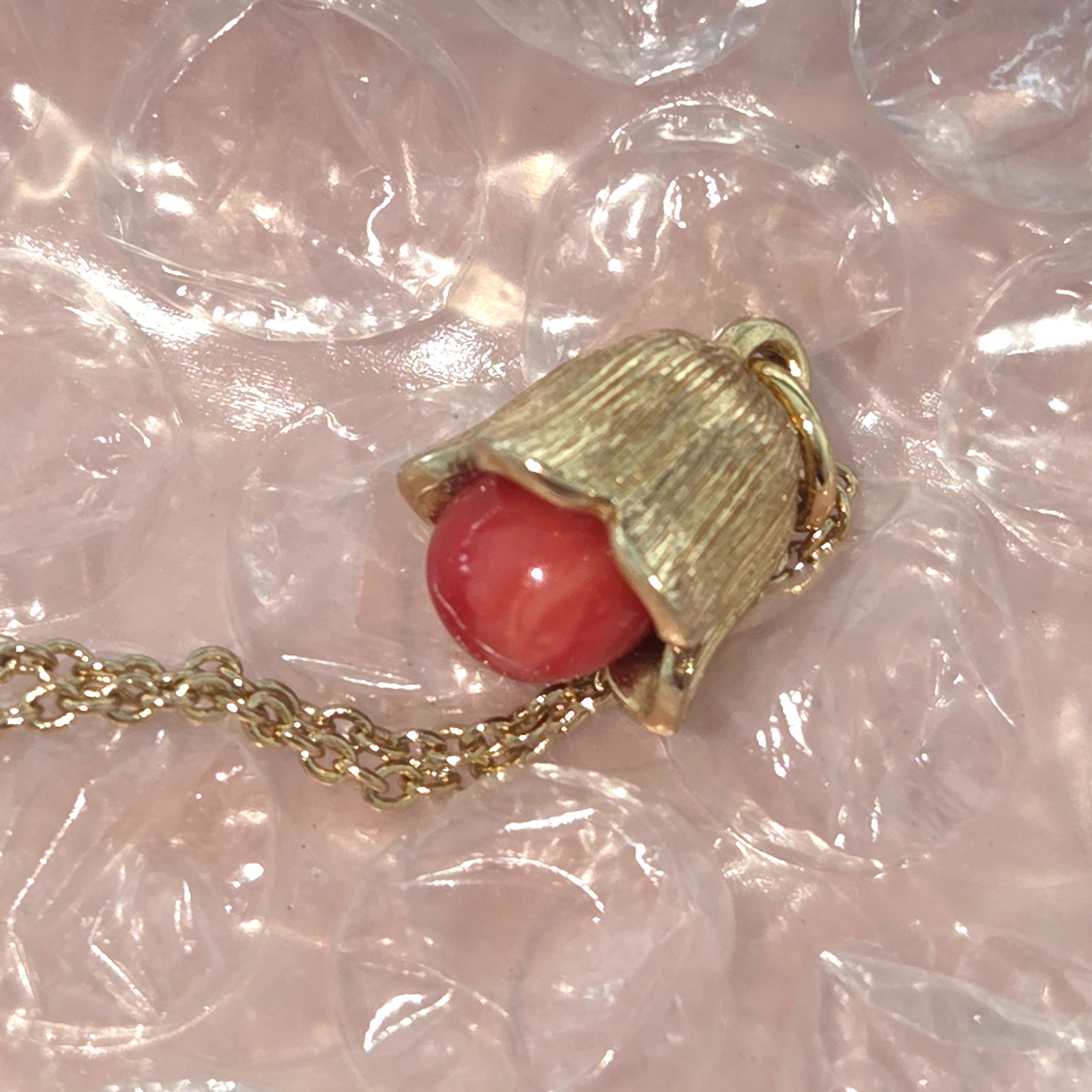 Natural Red Bead Pendant Necklace Gold Color Tulip Scallop Petals Marked